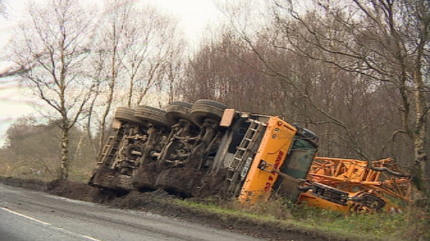 320836-crane-which-ran-off-road-on-b977-dyce-to-balmedie-road-between-the-parkhill-crossroads-and-belhelvie