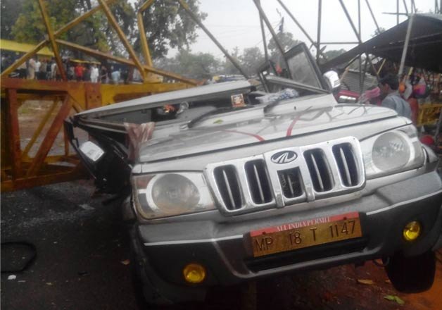 Crane-Accident-In-Madhya-Pradesh-7-Killed-And-5-Injured