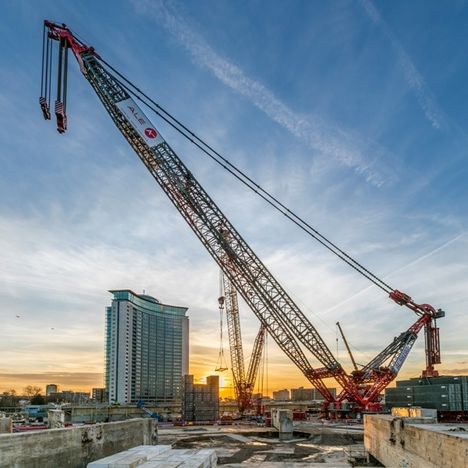 huge crane lift