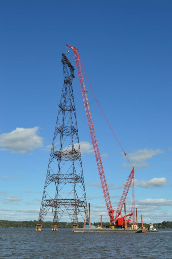Manitowoc MLC650 Crawler Crane Replaces Transmission Towers ⋆ Crane